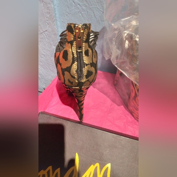 London Trash Stilletto - Picture 2 of 3